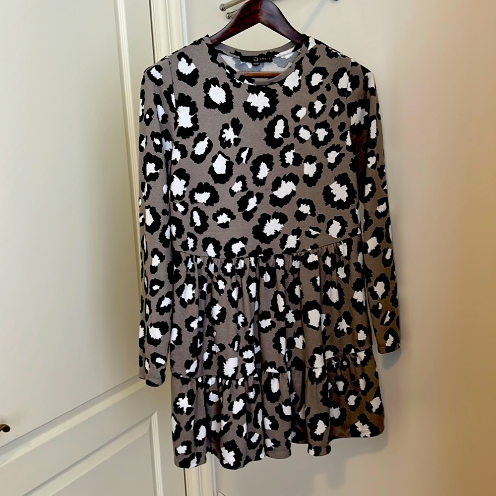 Dress for women. Medium . Animal print.